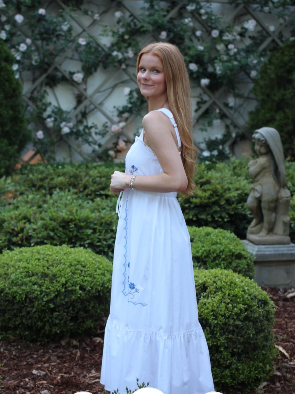 NWOT Moon River 100%Cotton White Maxi Dress w Blue Floral Embroidery SZ M - Picture 1 of 15
